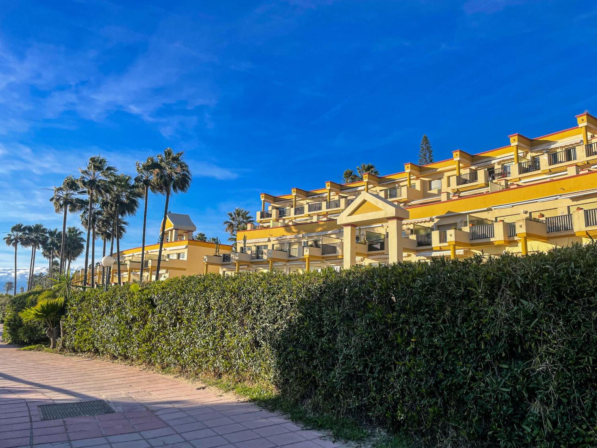 Modern Beach Apartment Romana Playa 723 In Marbella, Elviria Екстериор снимка