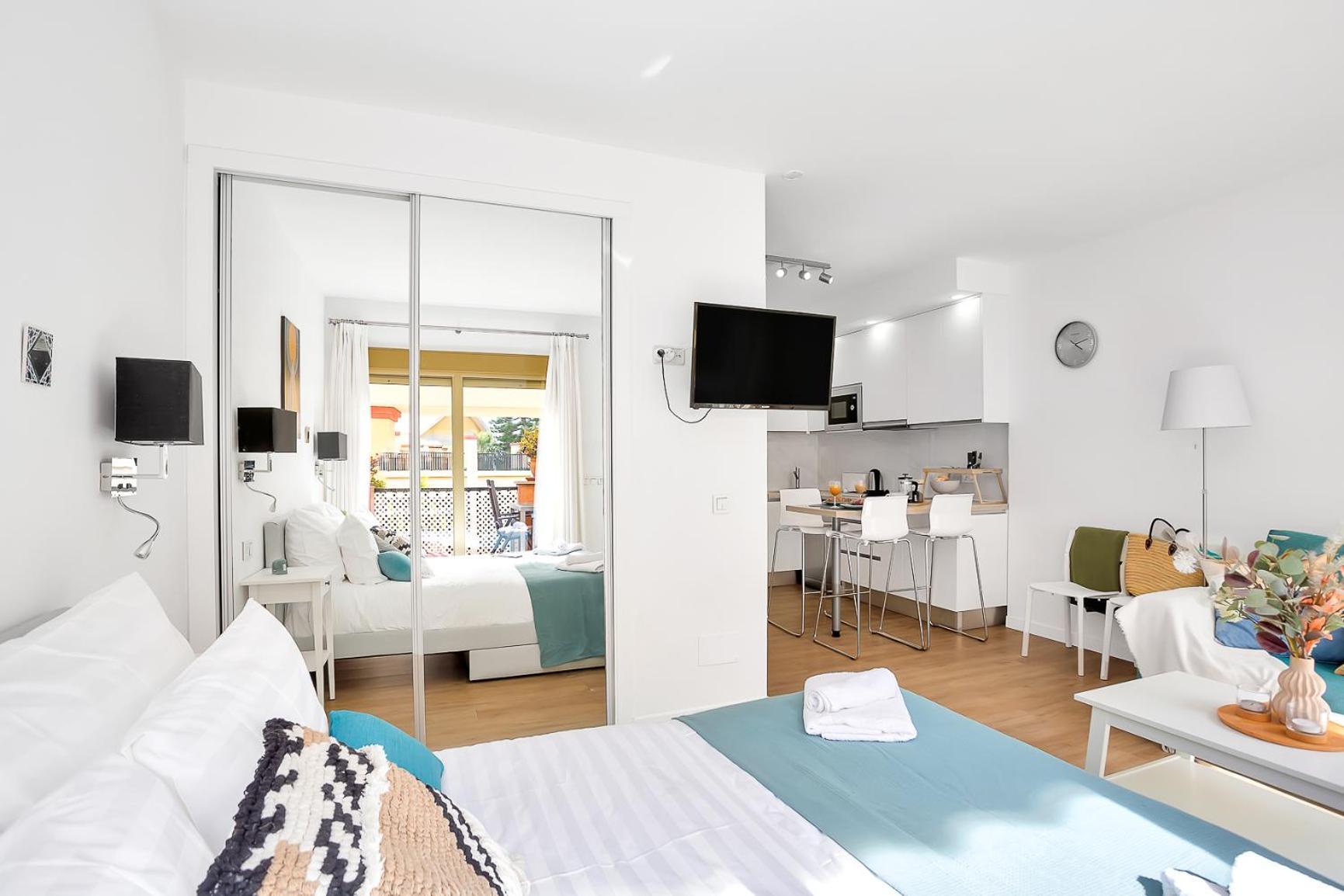 Modern Beach Apartment Romana Playa 723 In Marbella, Elviria Екстериор снимка